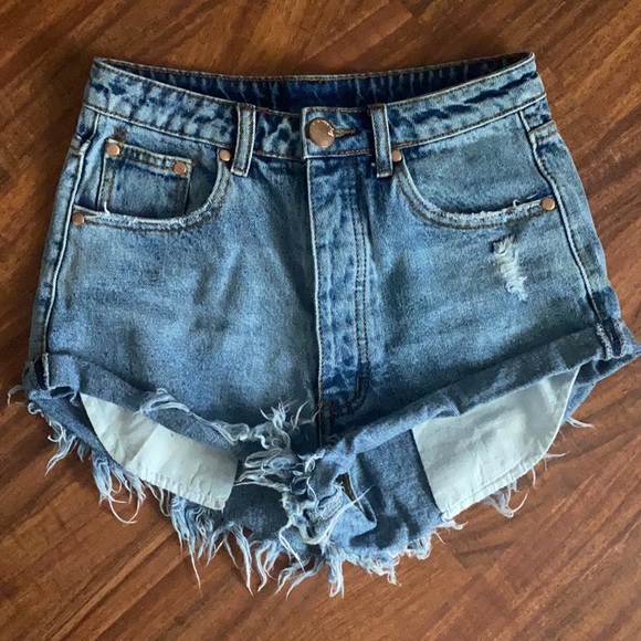 Signature8 High Waisted Mid Wash Cutoff Shorts - Picture 2 of 8